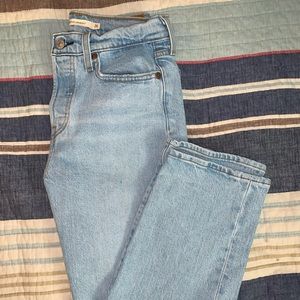 Levi’s Wedgie Straight (Light Wash)